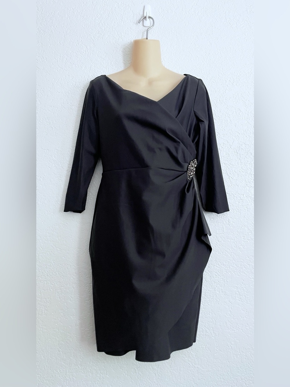 Alex Evenings Elegant Black Wrap-Style Cocktail Dress Jewel Side Accent 8P Event - Picture 2 of 9